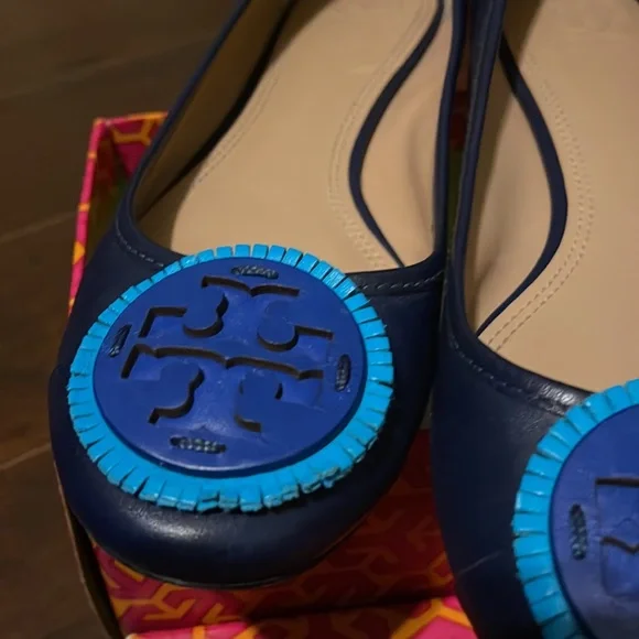 Tory Burch leather flats - Picture 2 of 7
